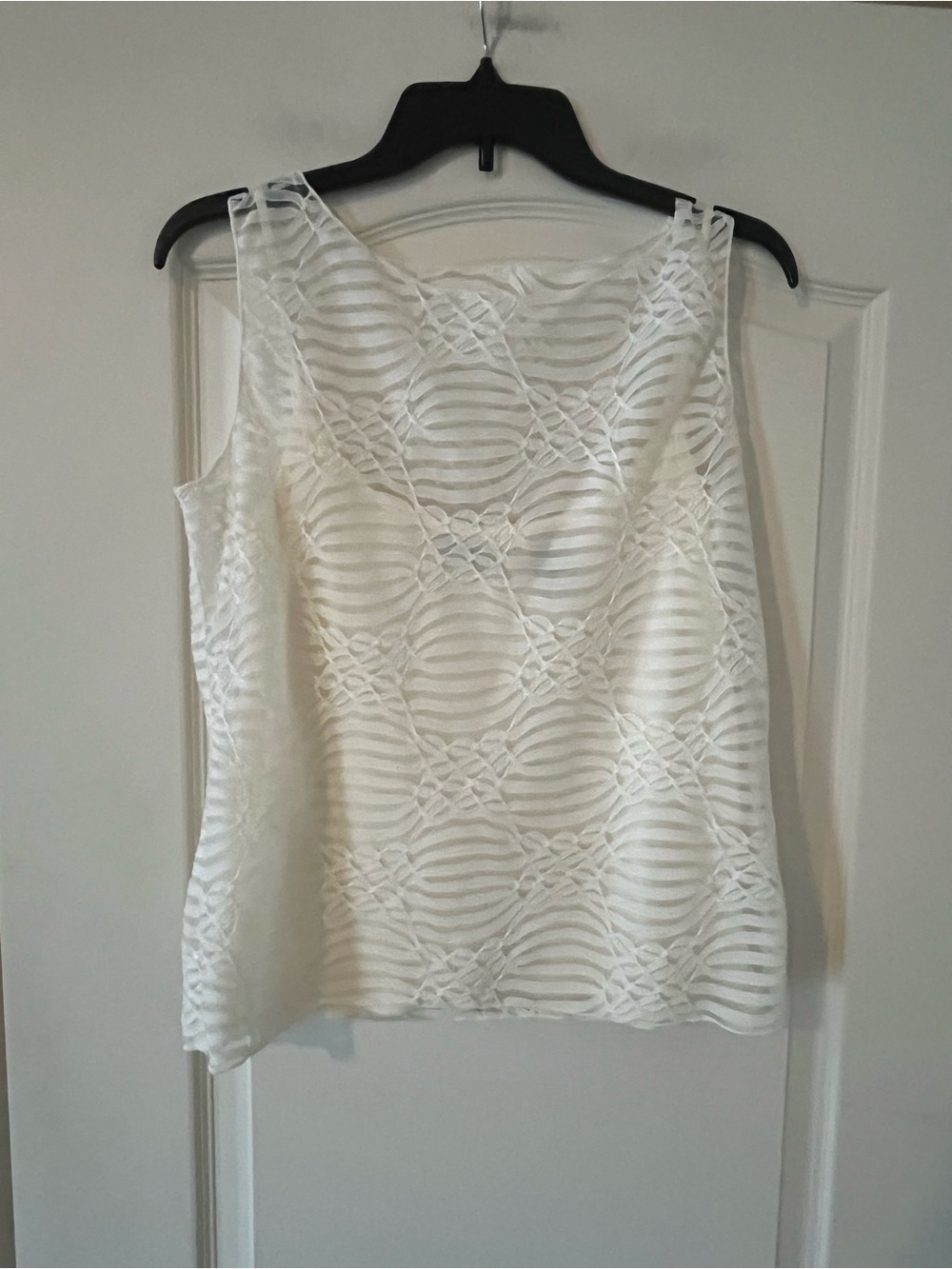 Valerie Stevens White Sleeveless Lace Overlay Women's Top Size Medium